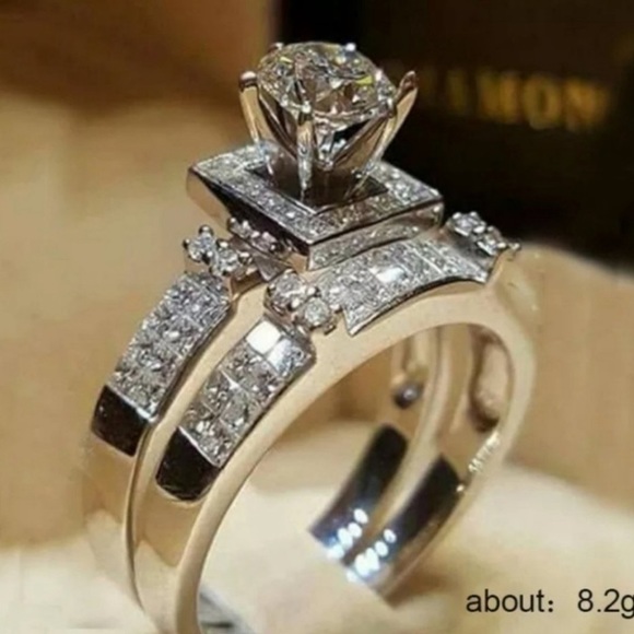 New Women’s 2 pc Set 925 Silver Diamond Ring - Picture 2 of 2